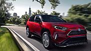 Toyota показала мощный и быстрый RAV4